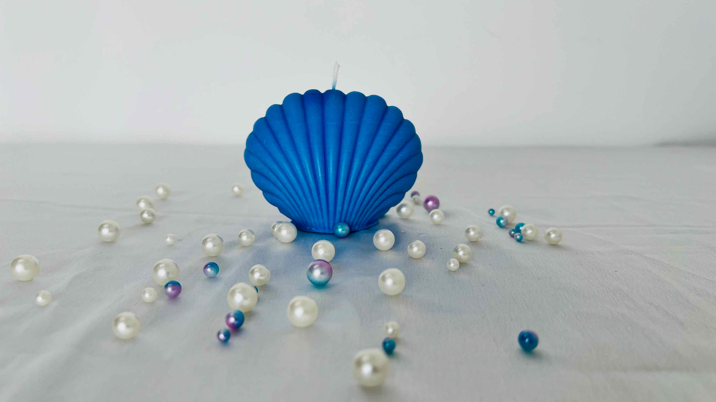 Shimmering Sea Shell Candle – Realistic Coastal Glow in White & Ocean Blue, Beach Décor Accent | Candliya