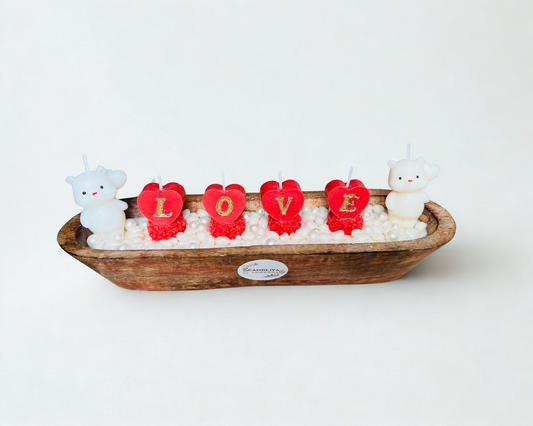 Handmade Soy Wax Wooden Bowl Candle with Cat Figurines, Hearts, Pearls & LOVE Letters – Unique Gift | Candliya